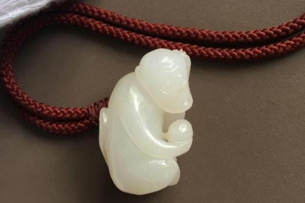 金鼠银蛇玉猴，财富福缘步步高