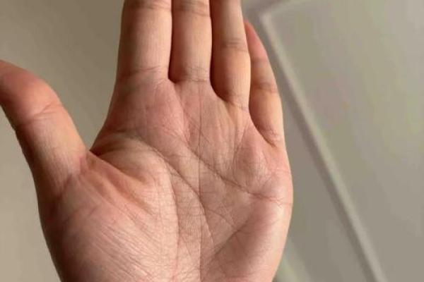 手相揭秘：天乙贵人纹预示着哪些贵人运？